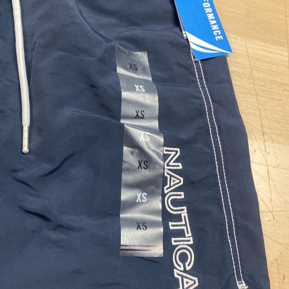 Nautica Mens 8" Deck Trunks Size XS Navy Shorts - Picture 2 of 7